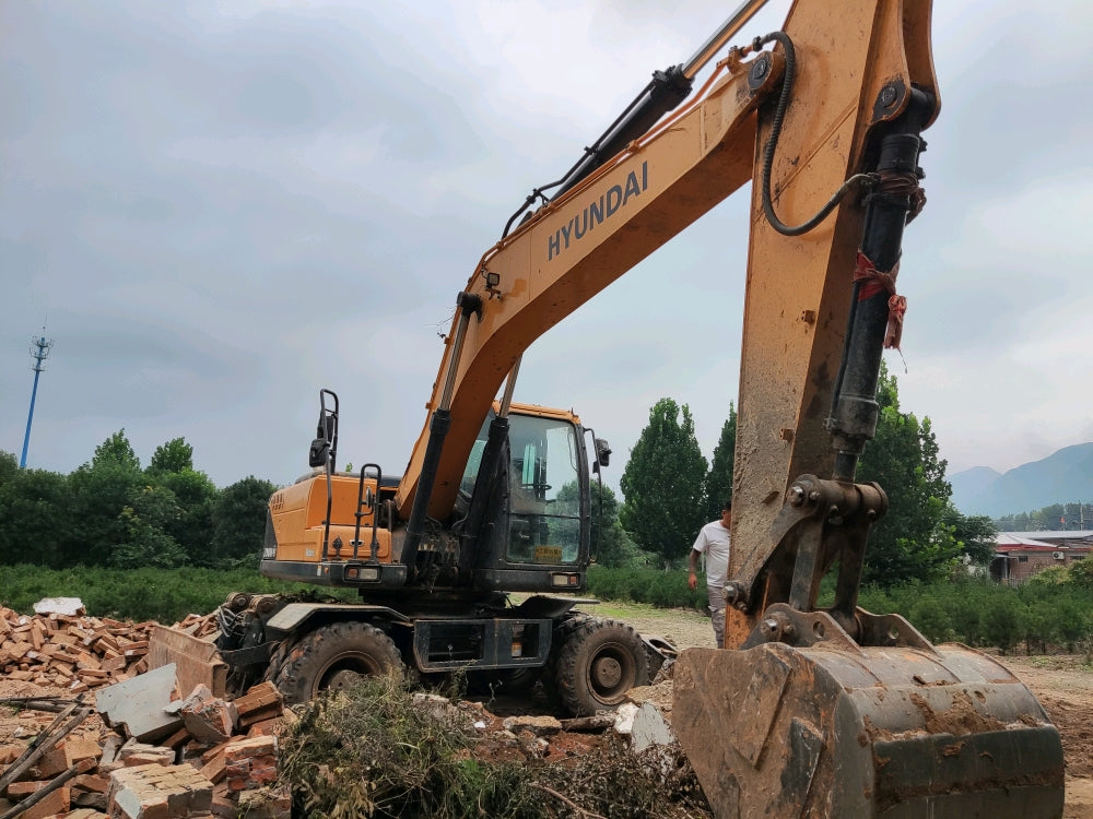 Excavadora R210WVS Hyundai