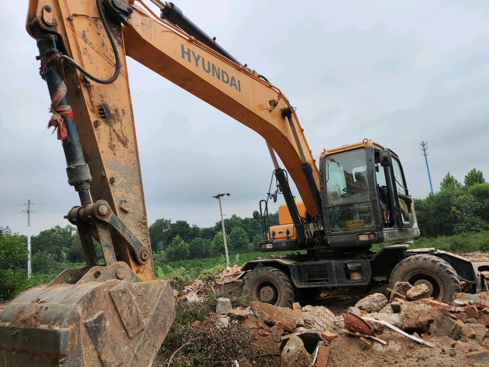 Excavadora R210WVS Hyundai