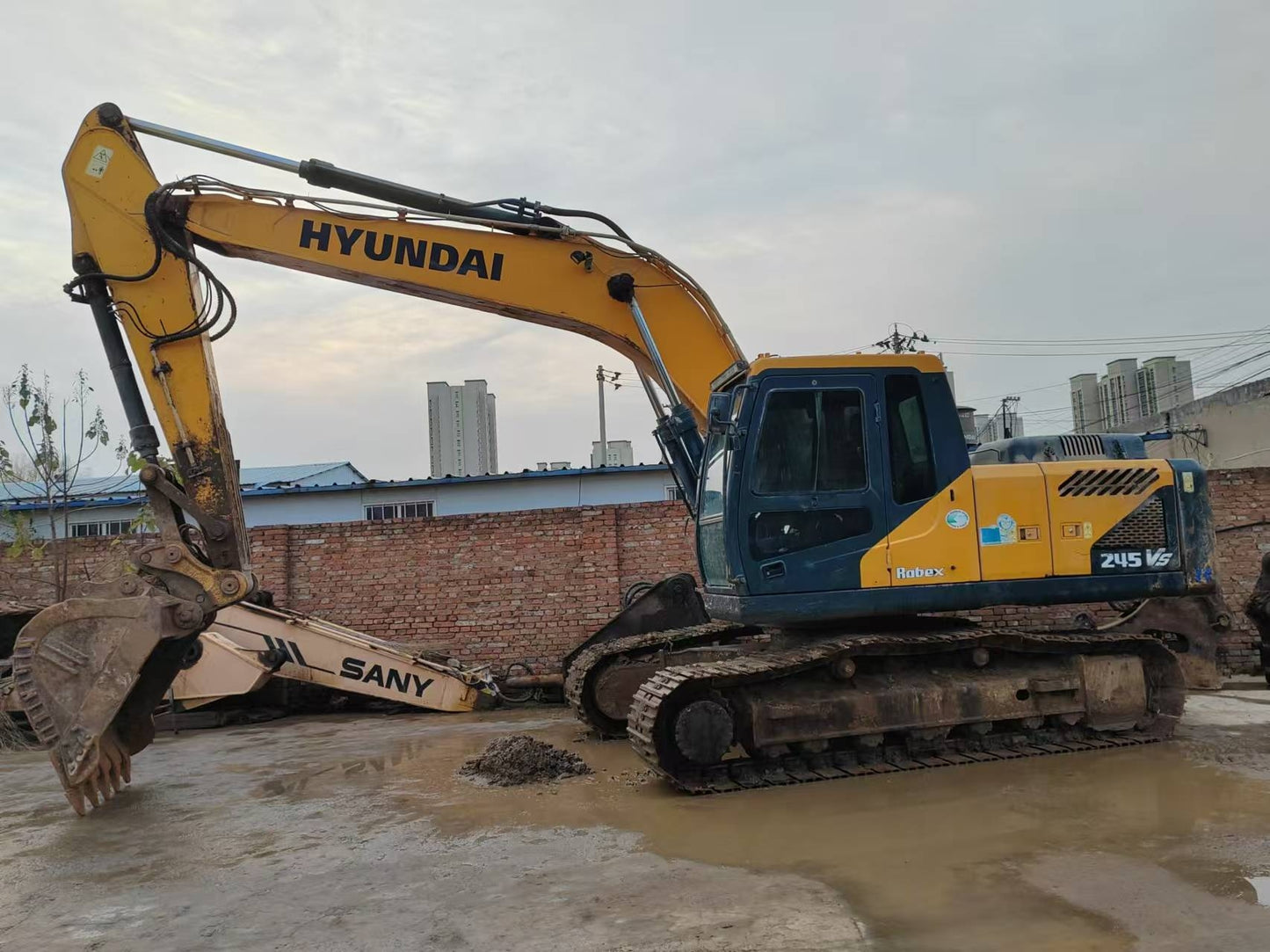 Excavadora R215VS Hyundai
