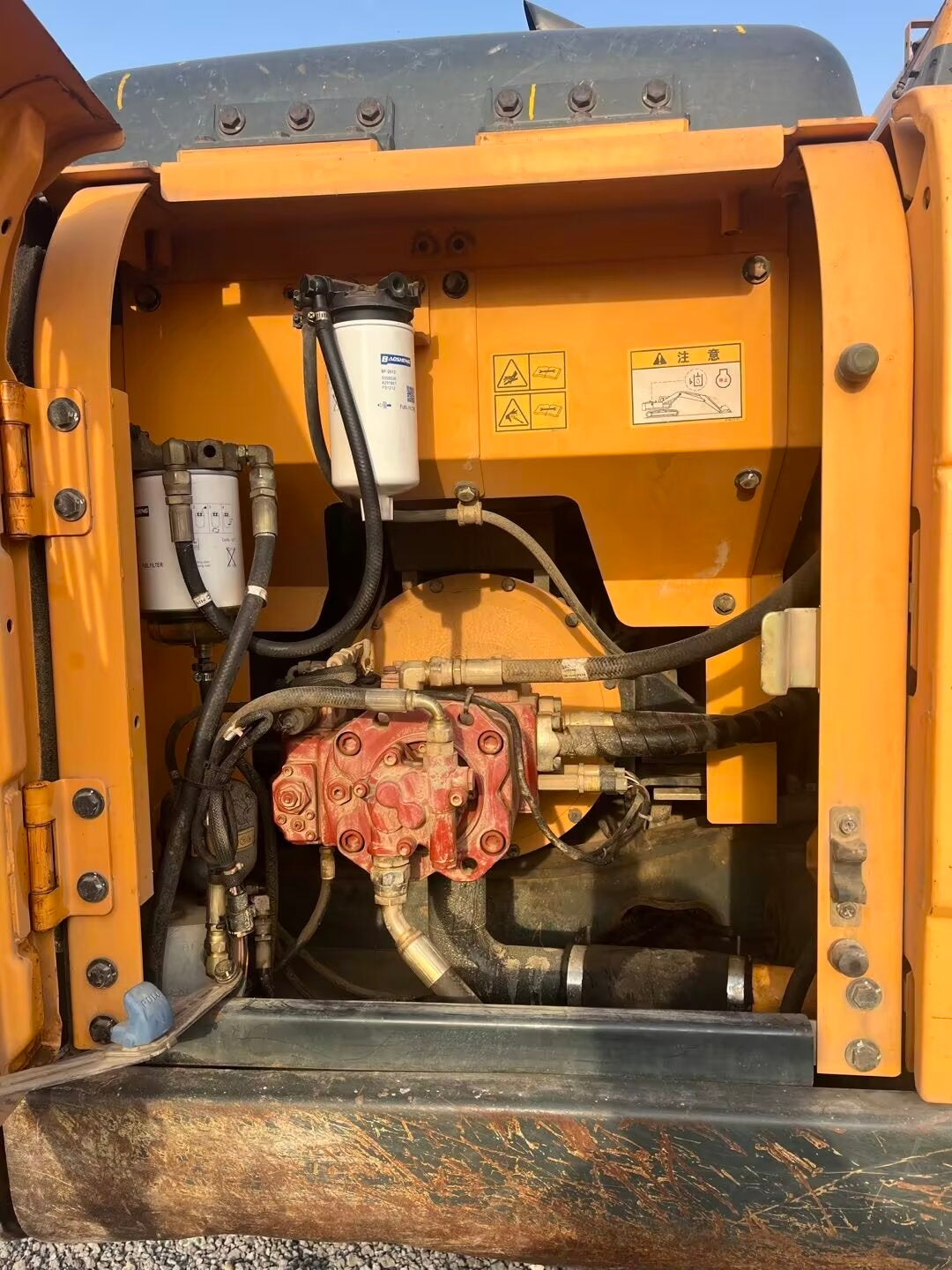 Excavadora R130VS Hyundai