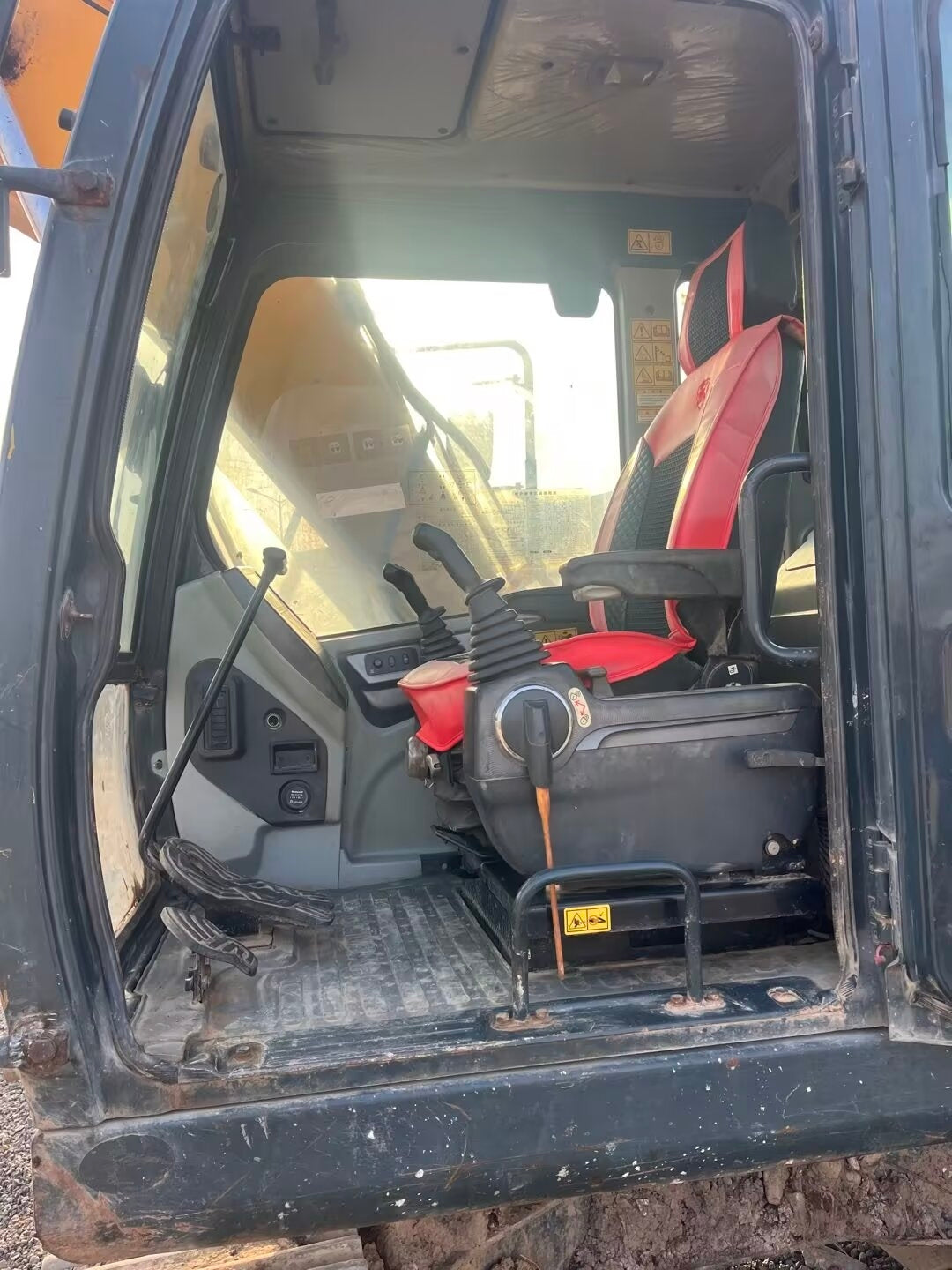 Excavadora R130VS Hyundai