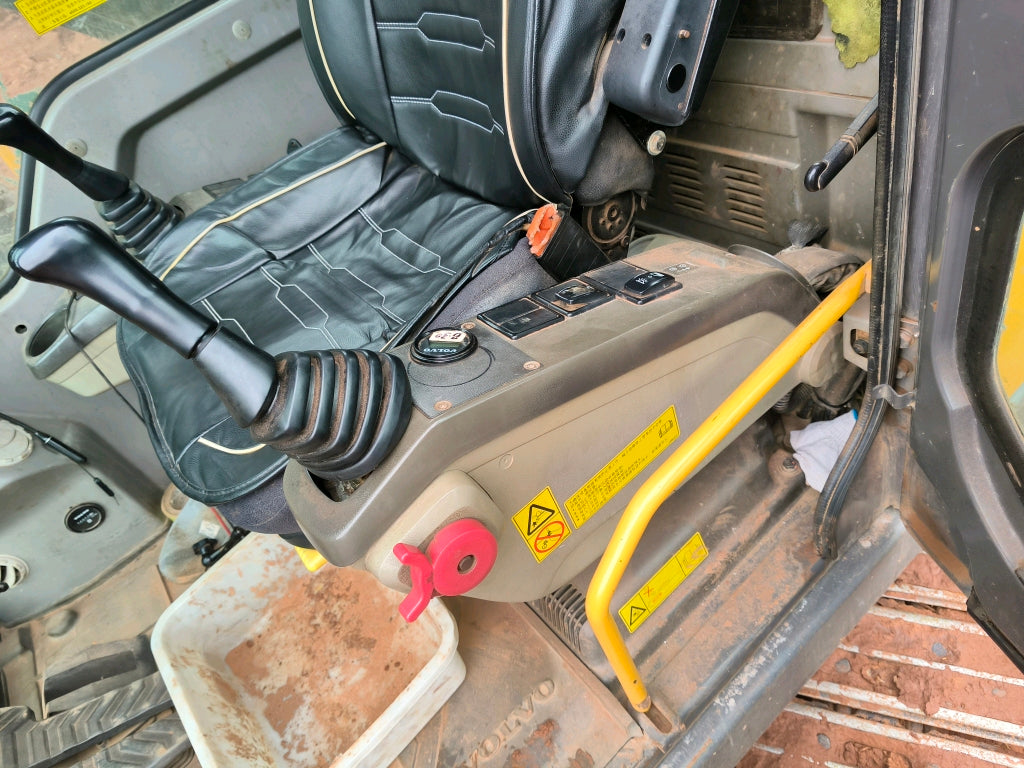 Excavadora EC210D Volvo