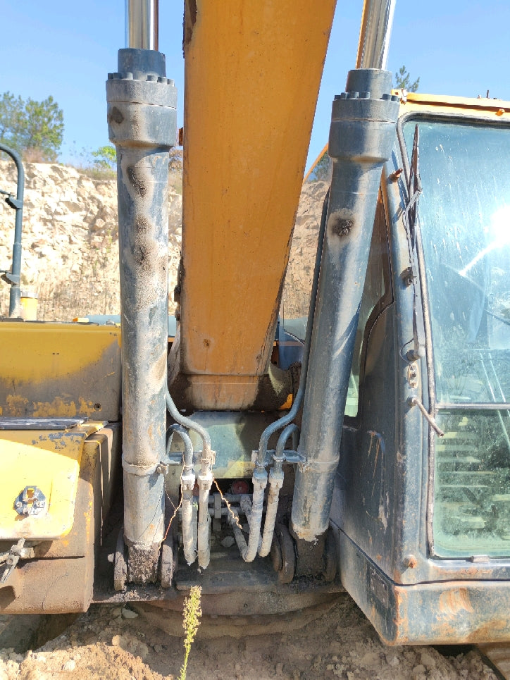 Excavadora R225LVS Hyundai