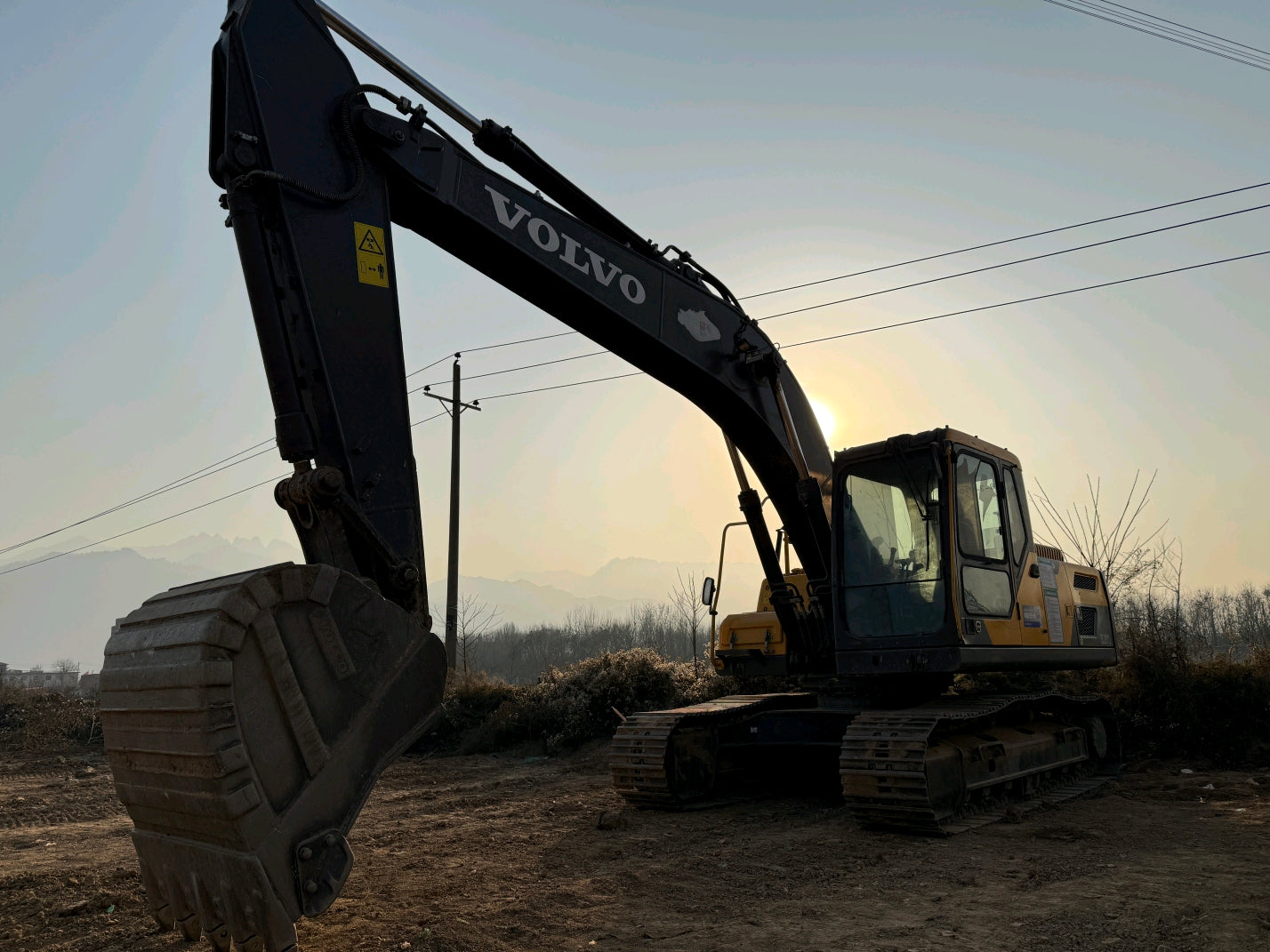 Excavadora EC220D Volvo