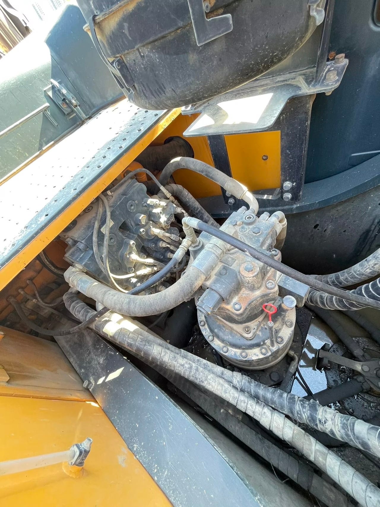 Excavadora R385LVS Hyundai