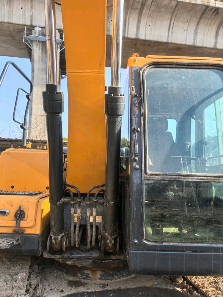Excavadora R130VS Hyundai