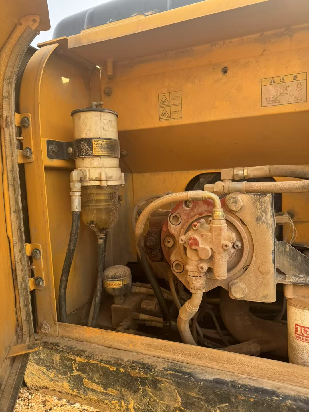 Excavadora R215VS Hyundai