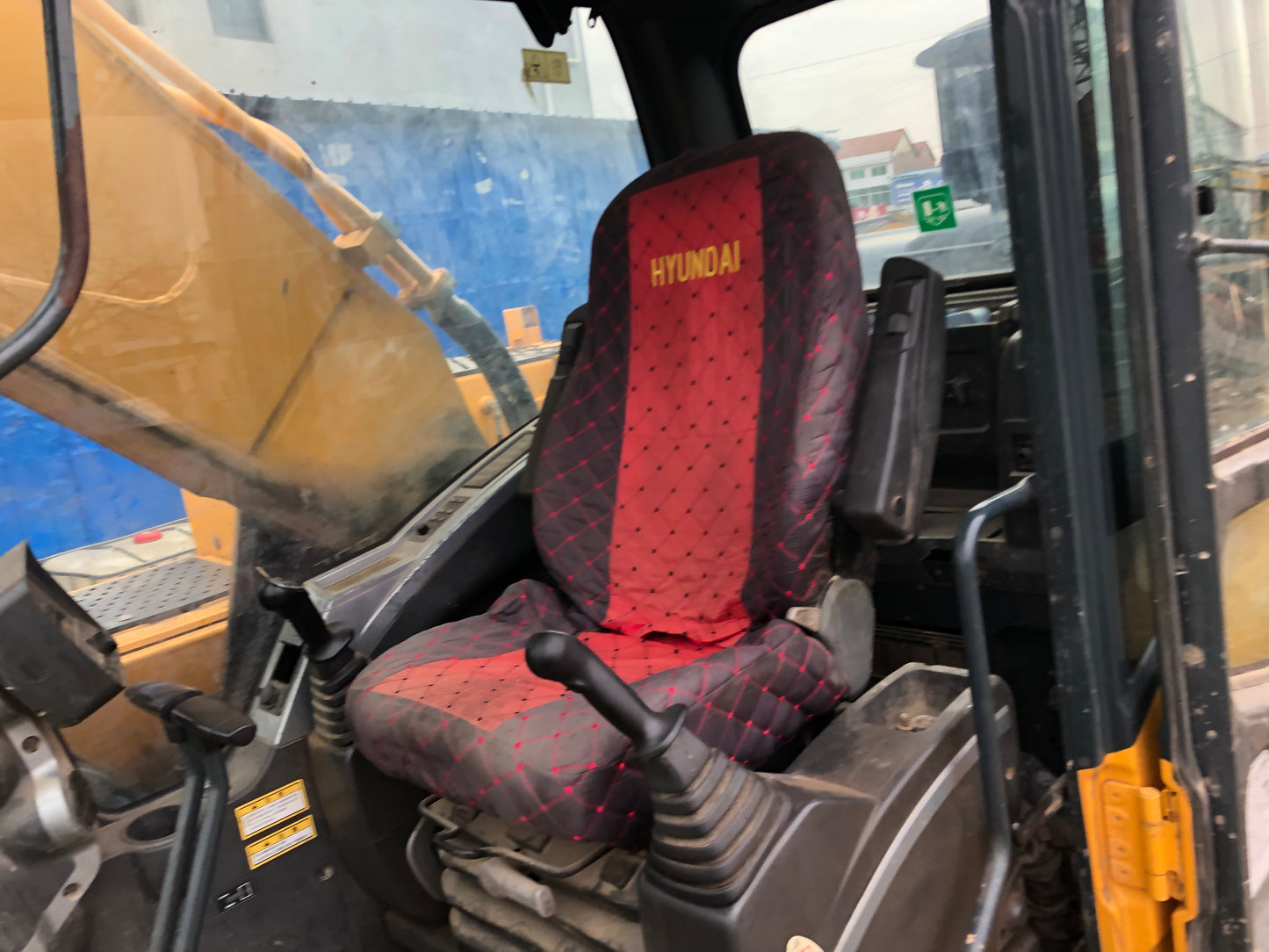 Excavadora R305LVS Hyundai