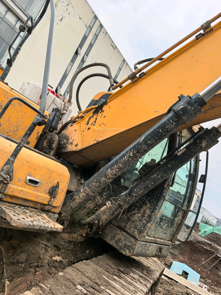 Excavadora R225LVS Hyundai