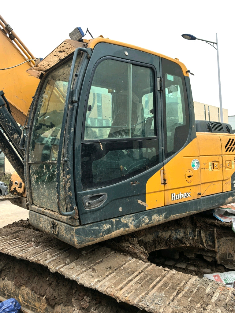 Excavadora R225LVS Hyundai