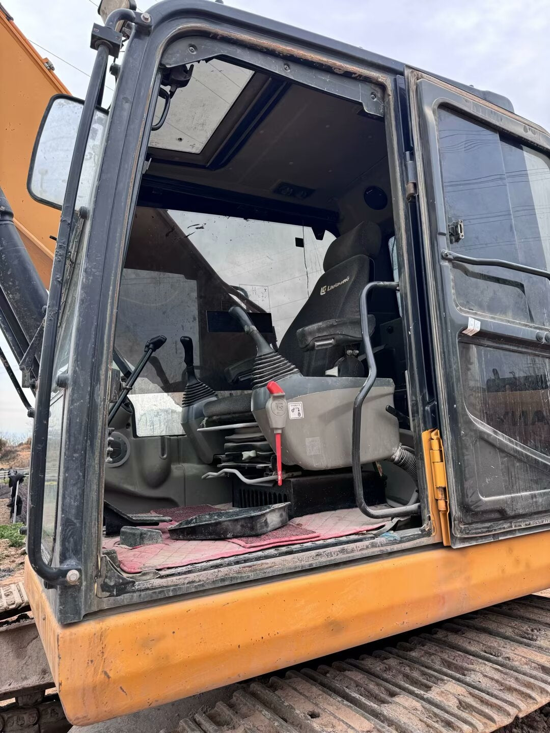 Excavadora CLG925E Liugong