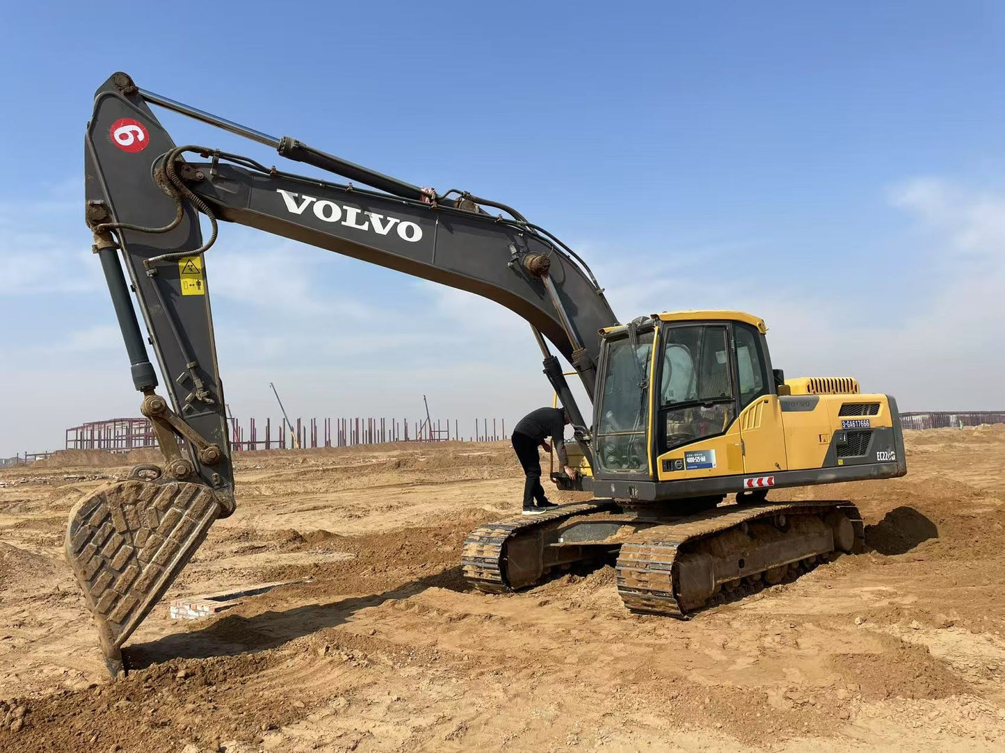 Excavadora EC220D Volvo