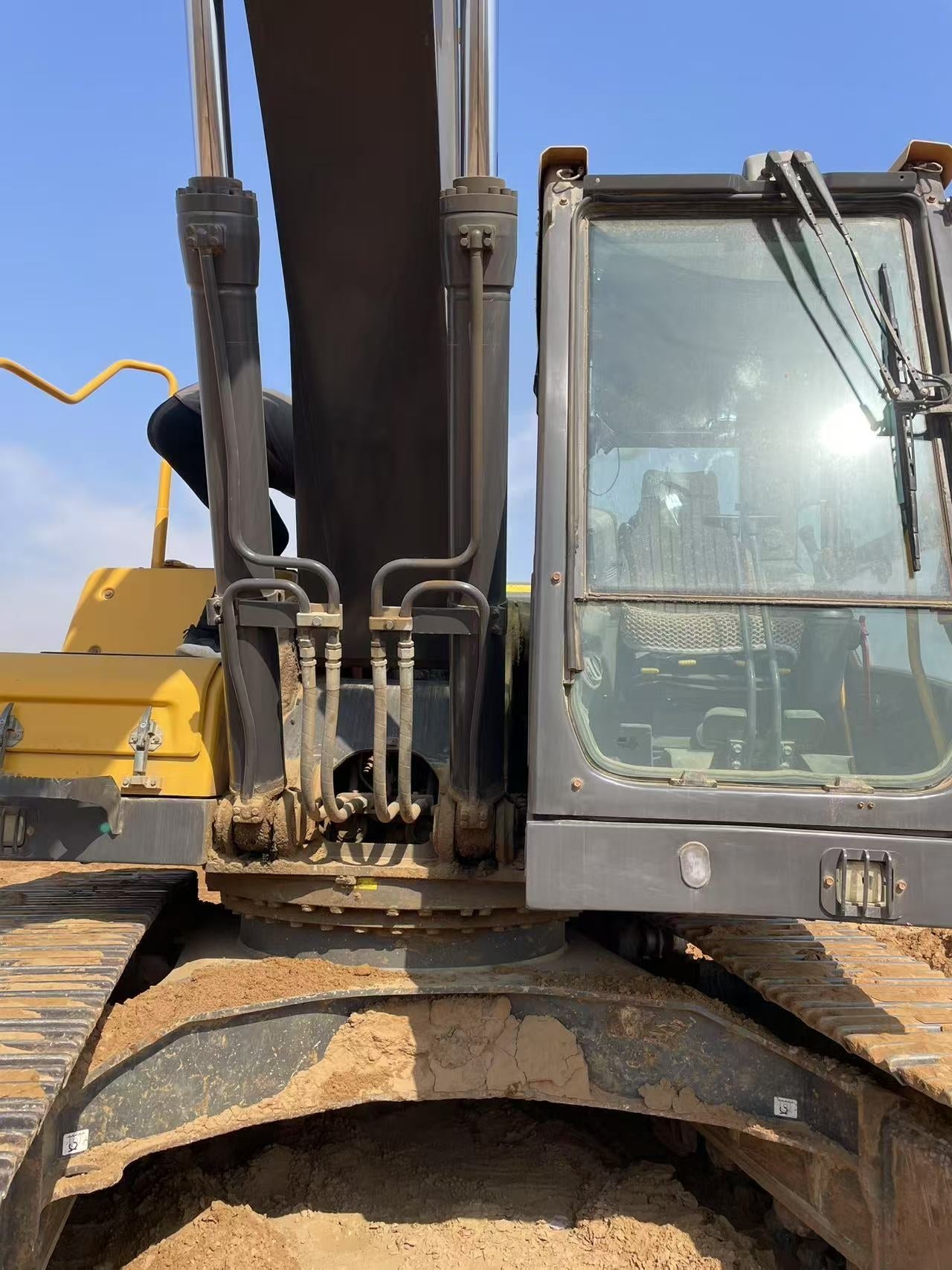 Excavadora EC220D Volvo