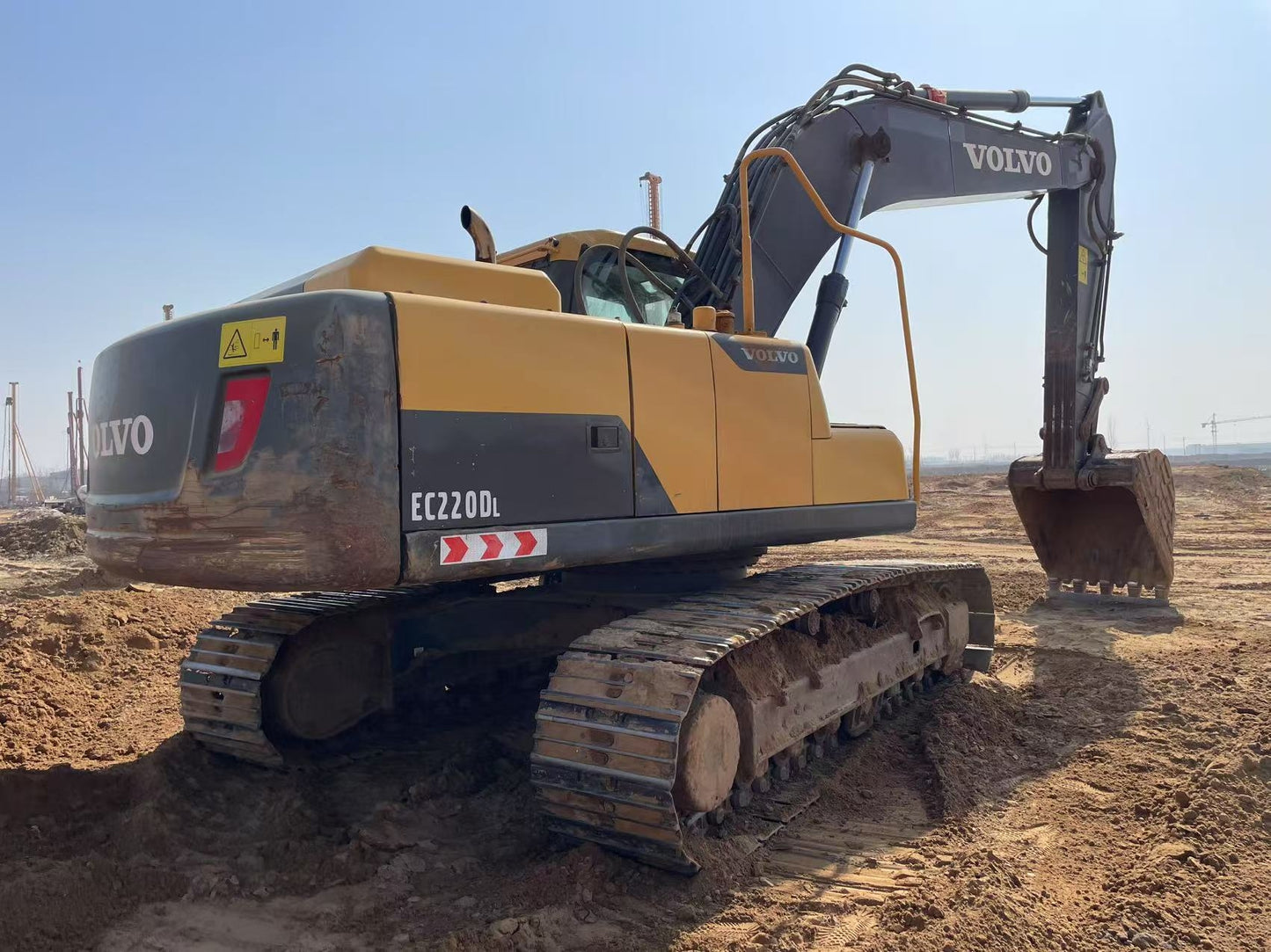 Excavadora EC220D Volvo