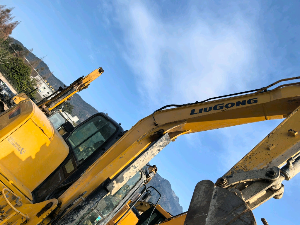 Excavadora CLG906F Liugong