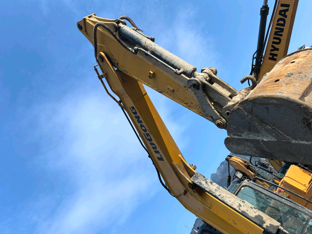 Excavadora CLG906F Liugong