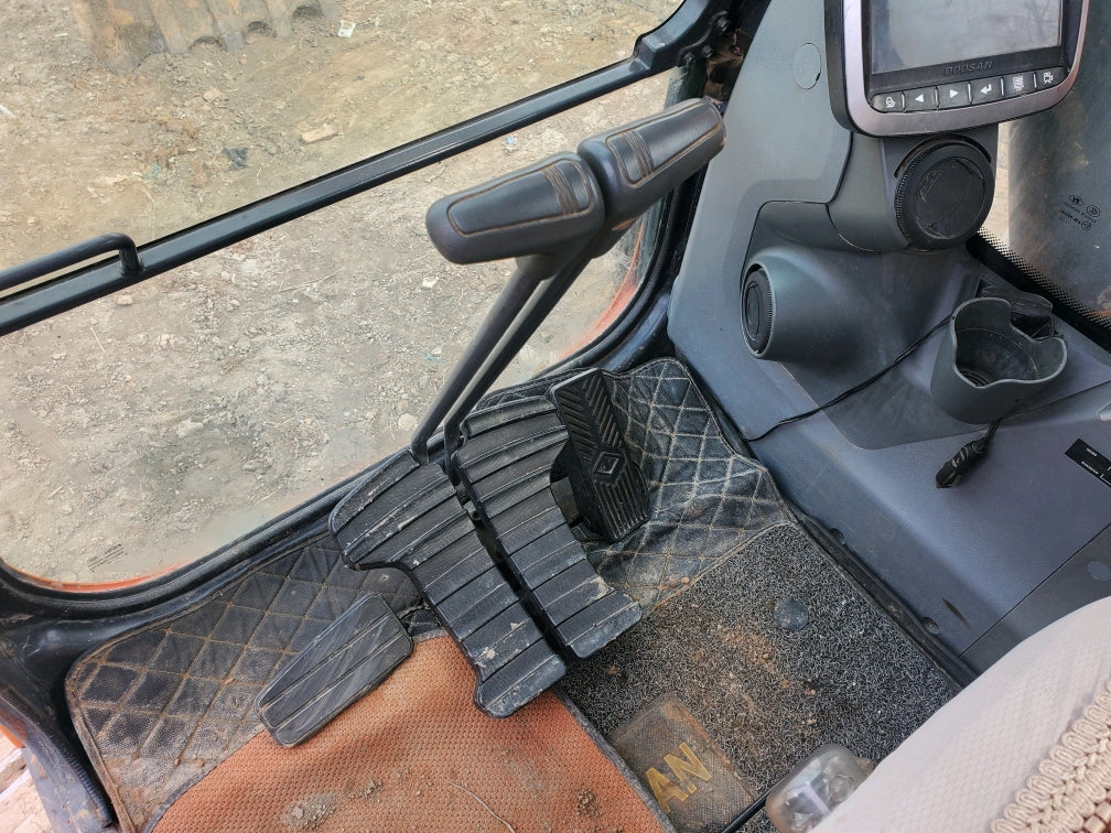 Excavadora DX215-9C Doosan