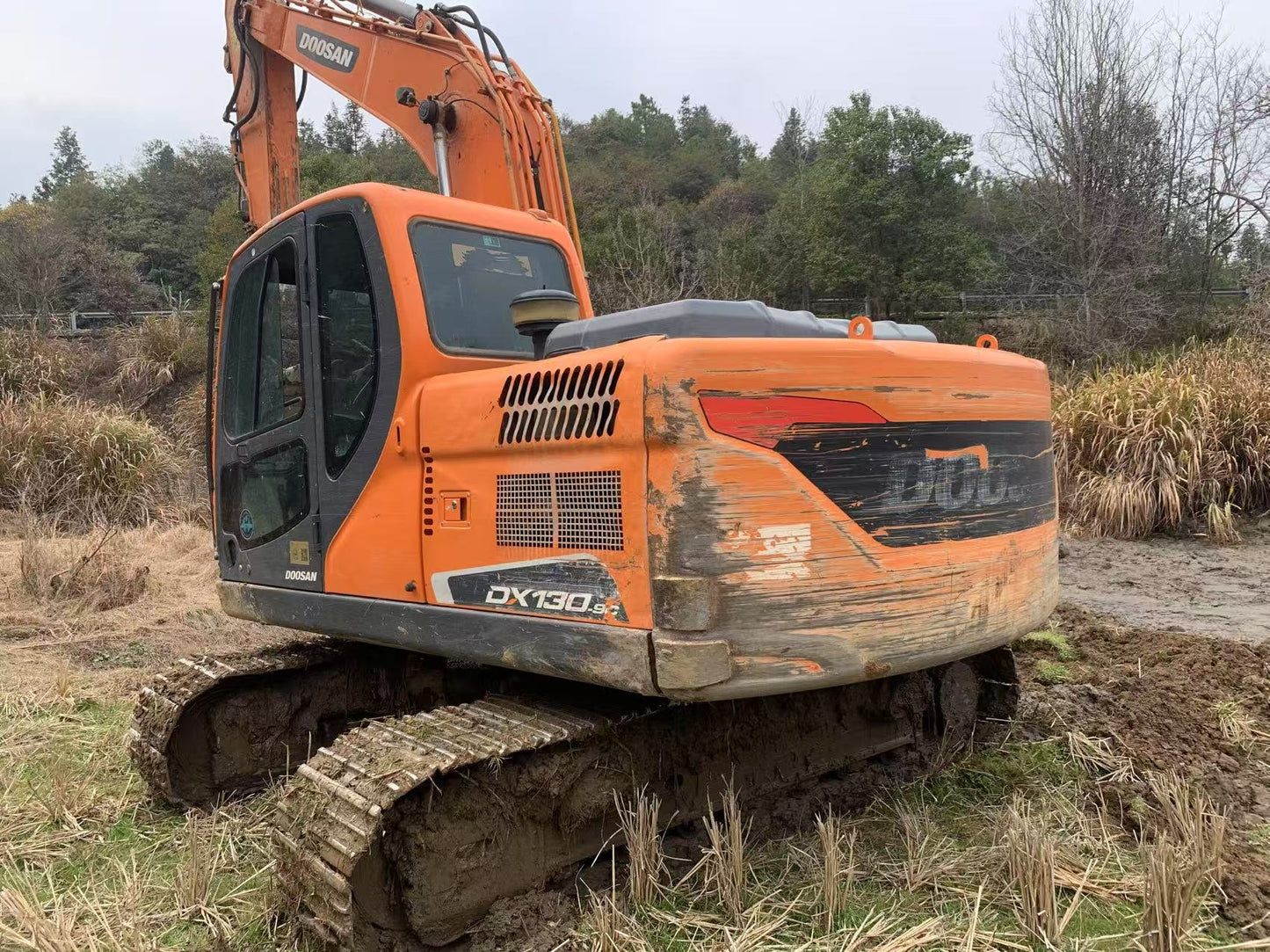 Excavadora DX130-9CN Doosan
