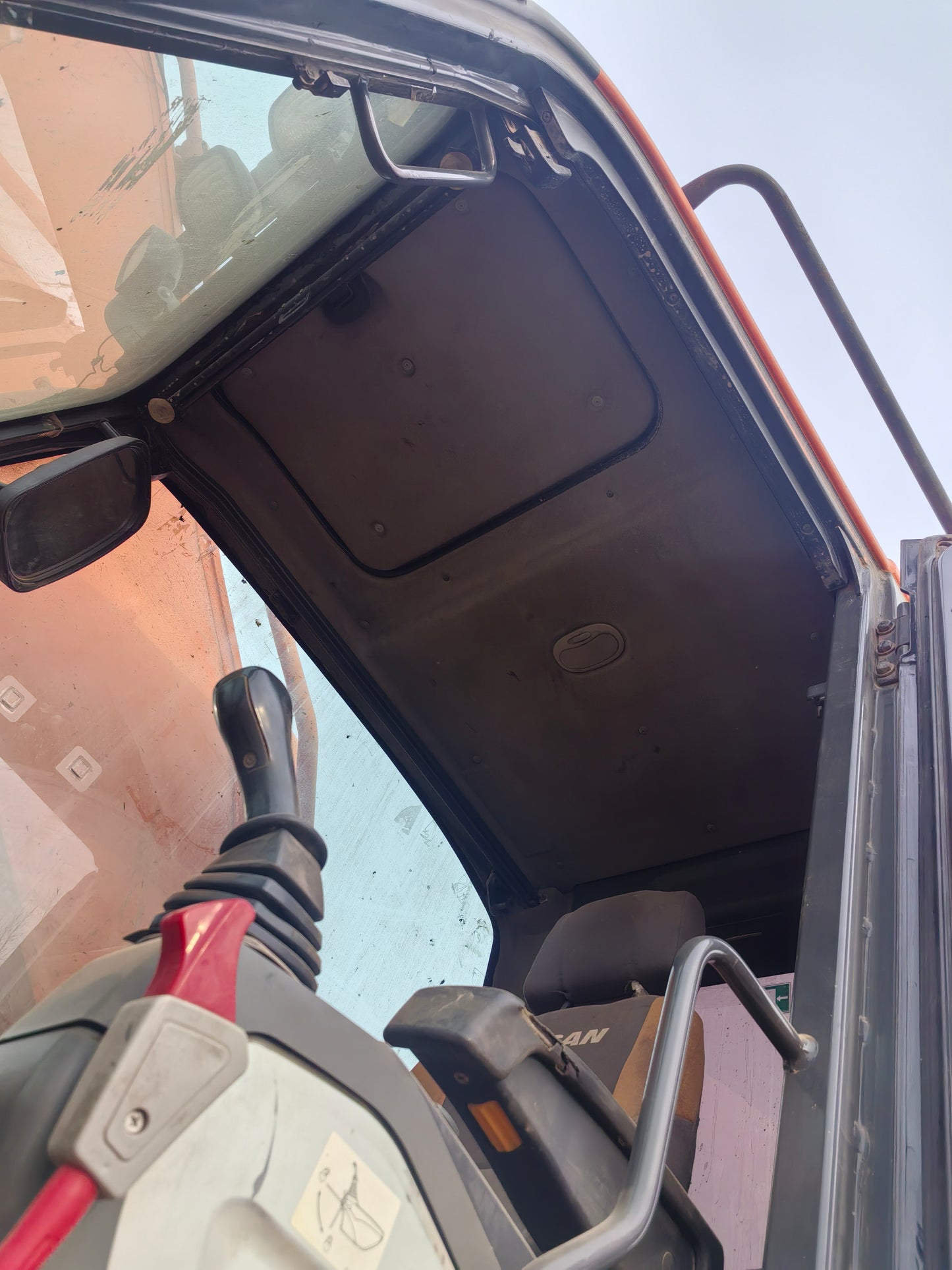 Excavadora DX520LC-9C Doosan