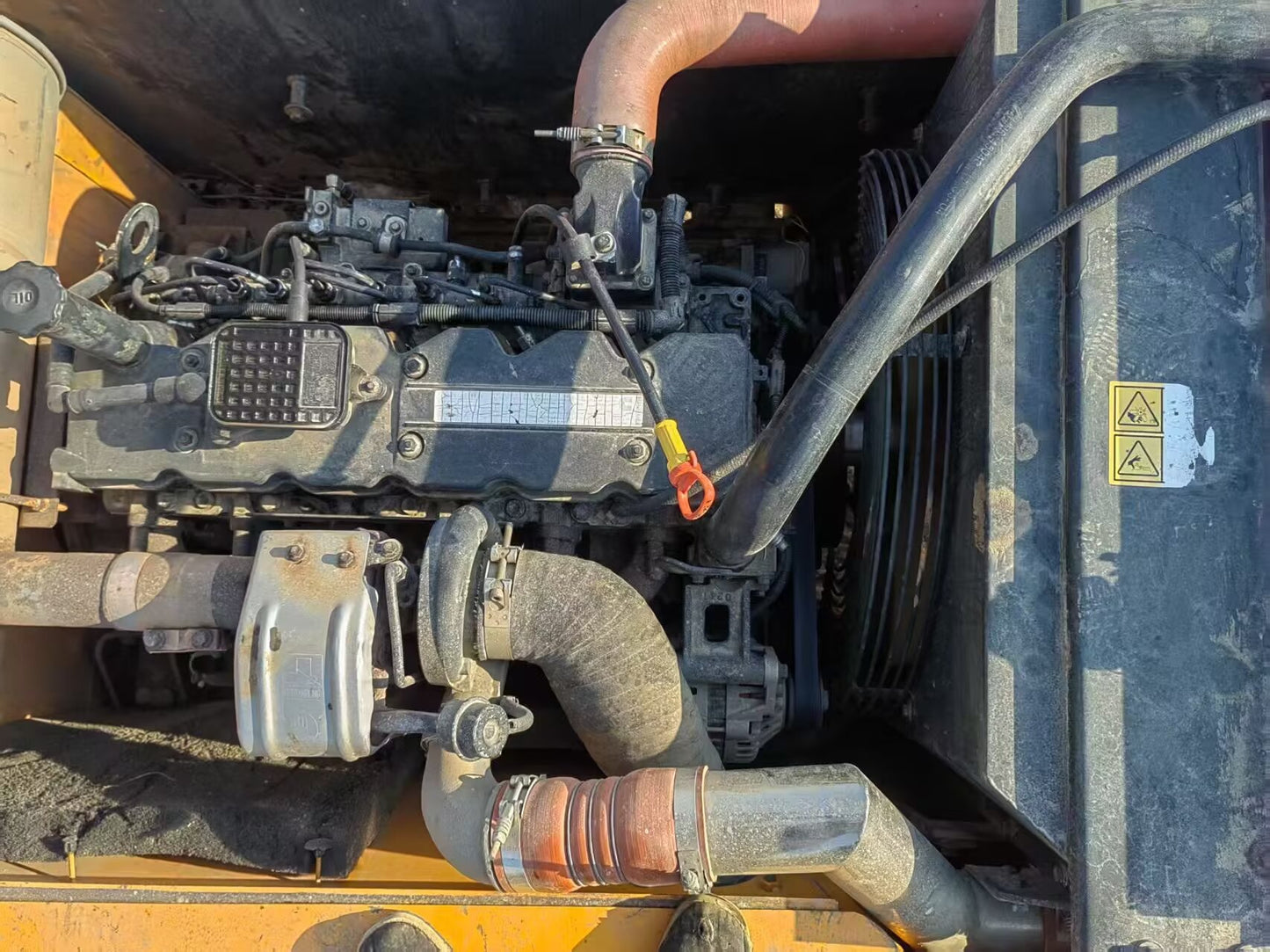 Excavadora R215LVS Hyundai