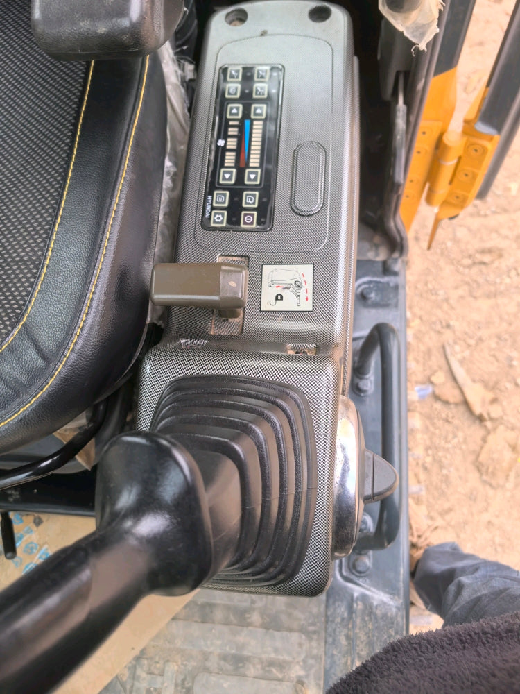 Excavadora R215LVS Hyundai