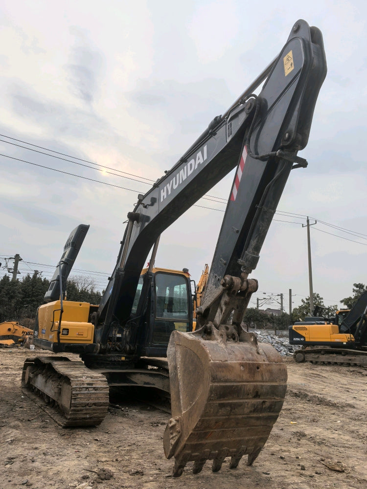Excavadora R215LVS Hyundai