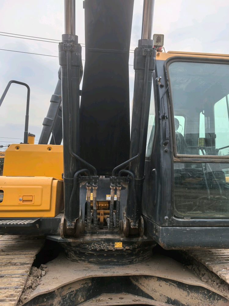 Excavadora R215LVS Hyundai