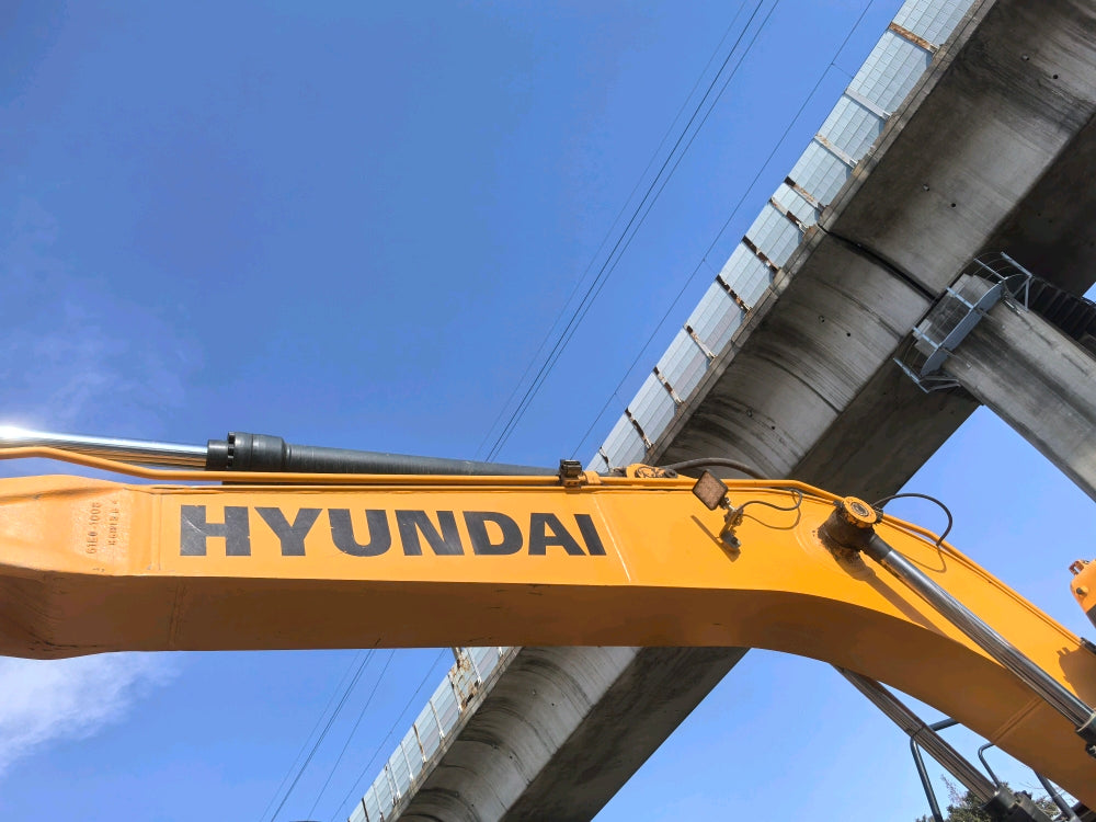 Excavadora R130VS Hyundai