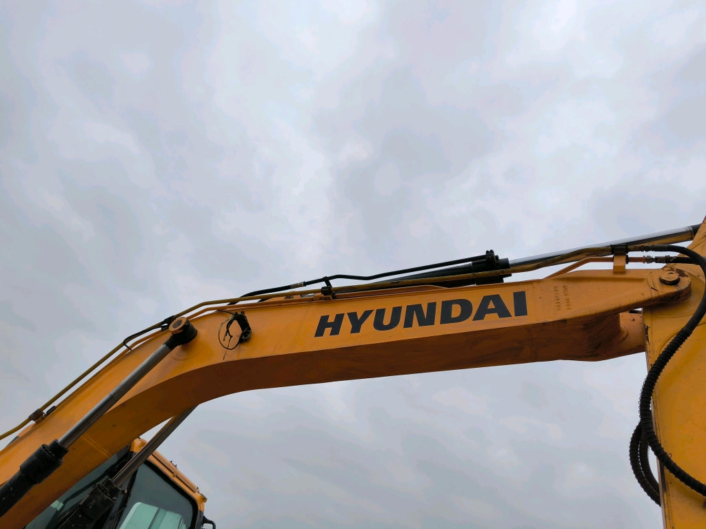 Excavadora R225LVS Hyundai
