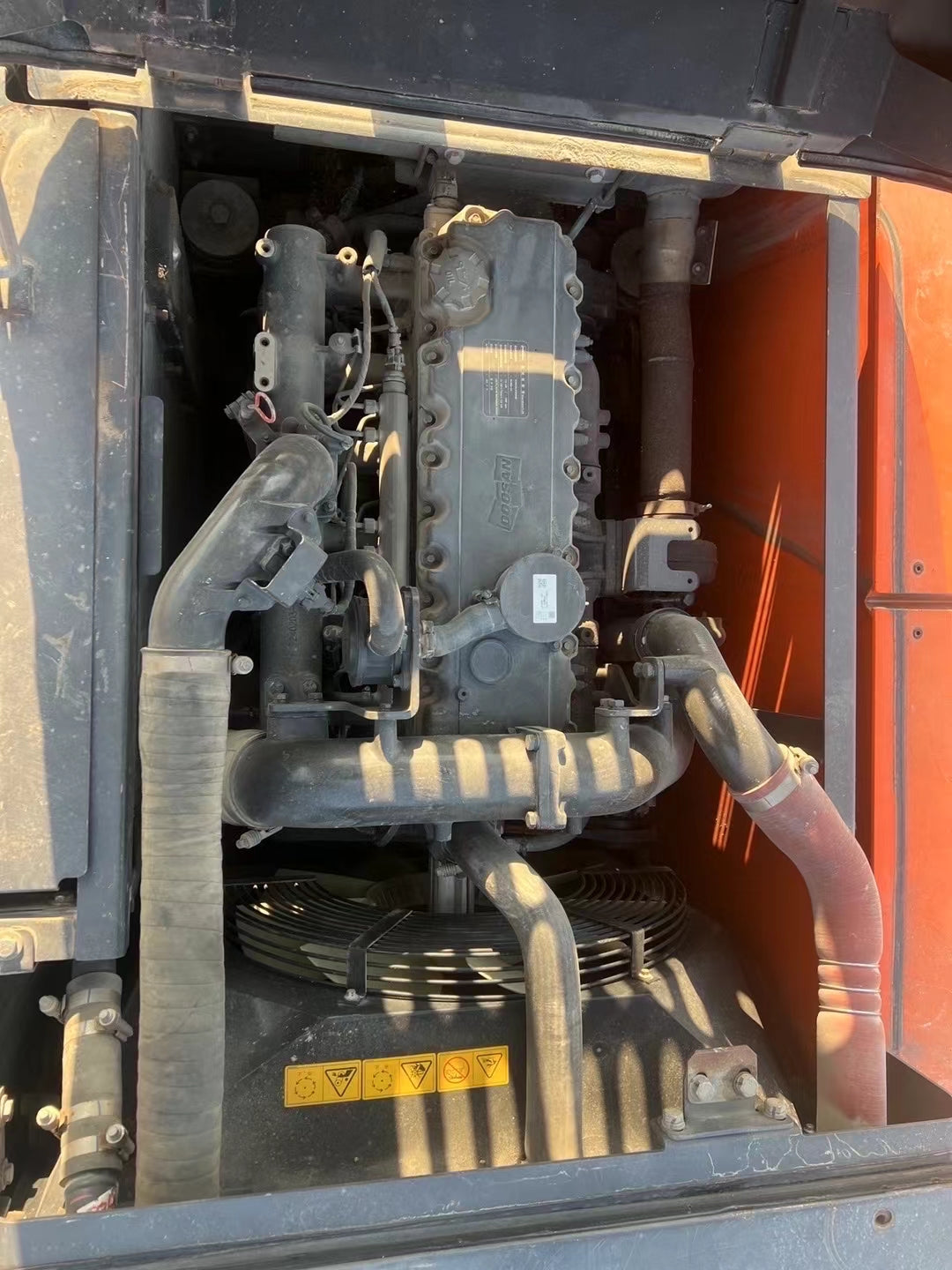 Excavadora DX215-9CN Doosan