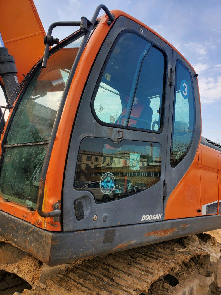 Excavadora DX215-9C Doosan