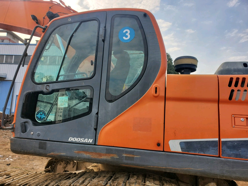 Excavadora DX215-9C Doosan