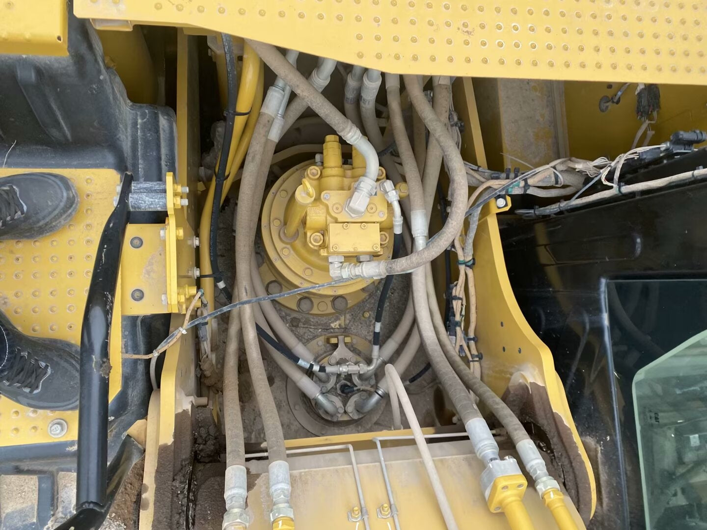 Excavadora 323 Caterpillar