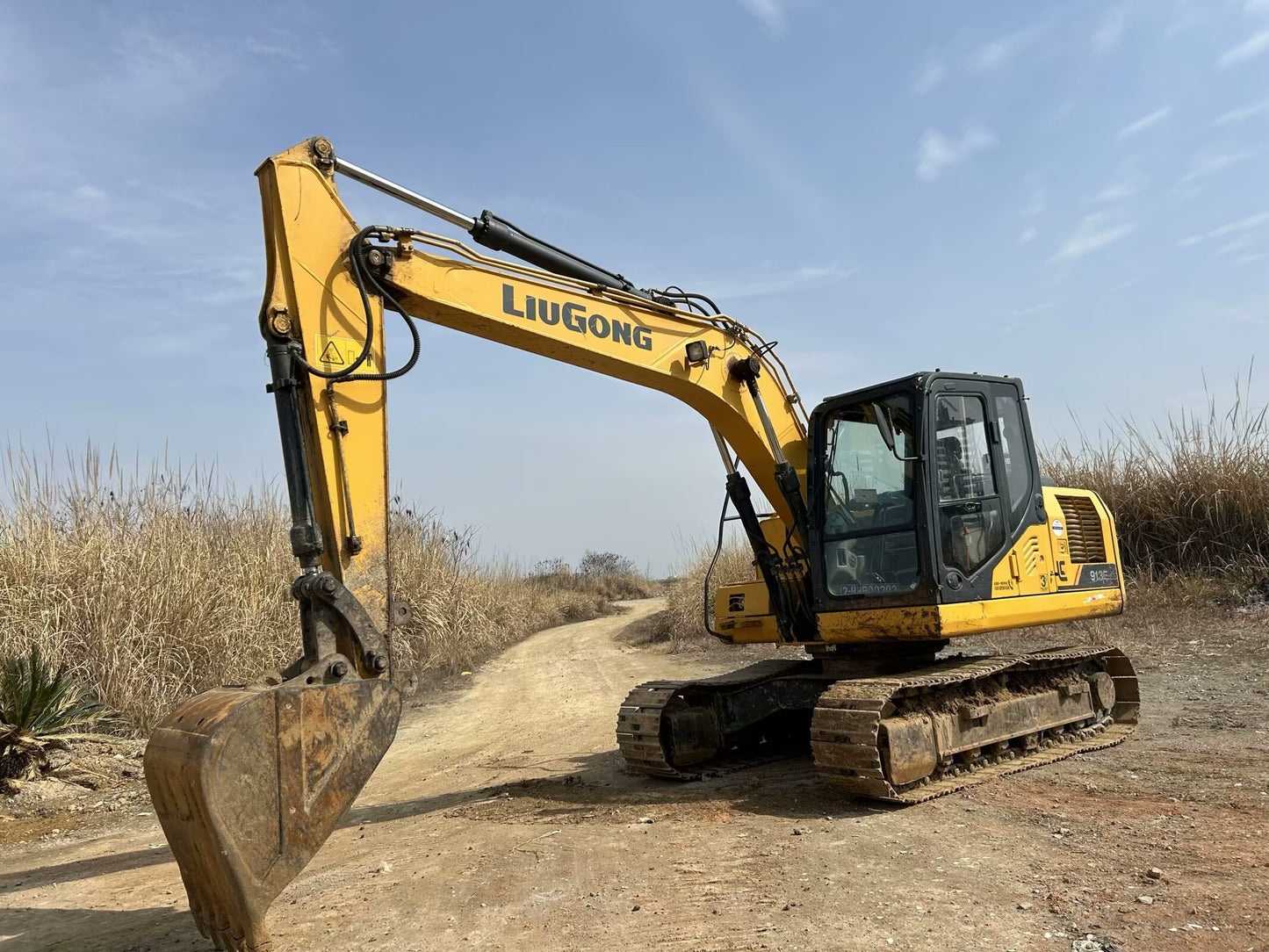 Excavadora CLG913E Liugong